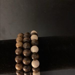 Beaded elastic bracelets in multiple colors